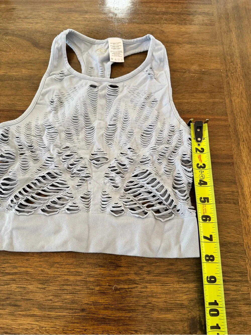 ALO Yoga Vixen fitted yoga light gray Laser-Cut Racerback Crop Top